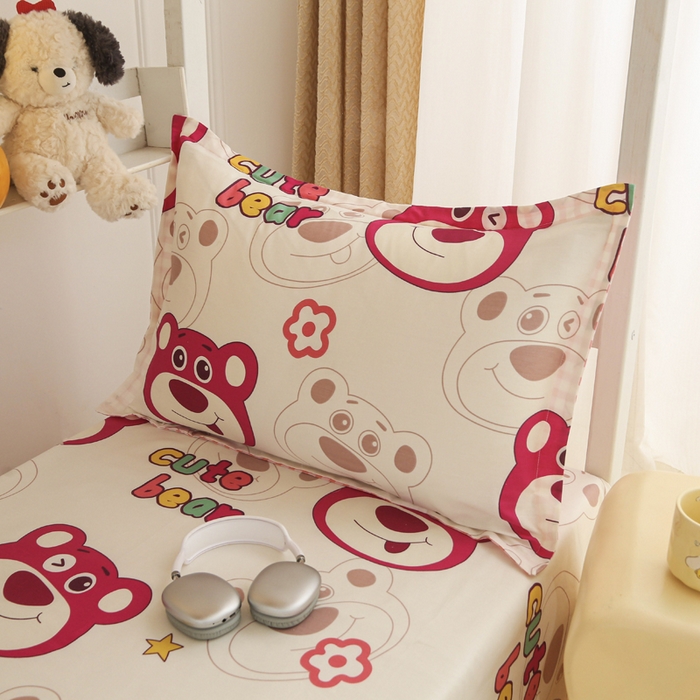 91家纺网 家纺一手货源 找家纺 棉造家居 2025新款全棉学生宿舍三件套纯棉印花六件套 草莓熊熊