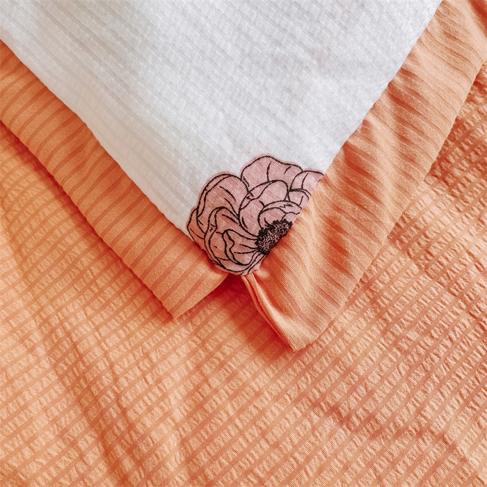 91家纺网 家纺一手货源 找家纺 南北家居 2025新款亲肤泡泡棉提花夏被 俏佳人