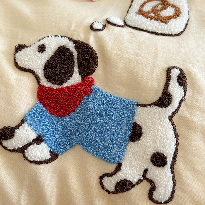 91家纺网 家纺一手货源 找家纺 TT.one 塔塔家居 2025新款全棉双层纱毛巾绣萌宠系列四件套 狗狗日记