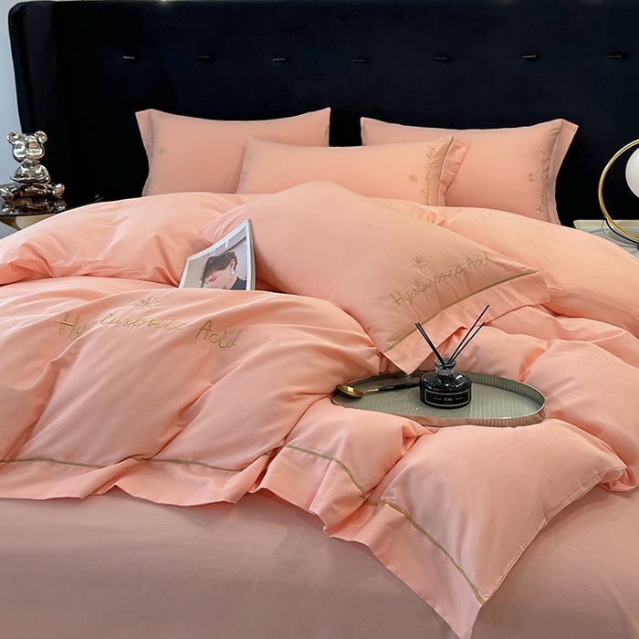 91家纺网 家纺一手货源 找家纺 宇彬家纺 2025直播新款13374全棉纯棉母婴级压线一字绣纯色刺绣四件套全棉纯棉贡缎新疆长绒字母款铂金系列 铂金 玉颜粉