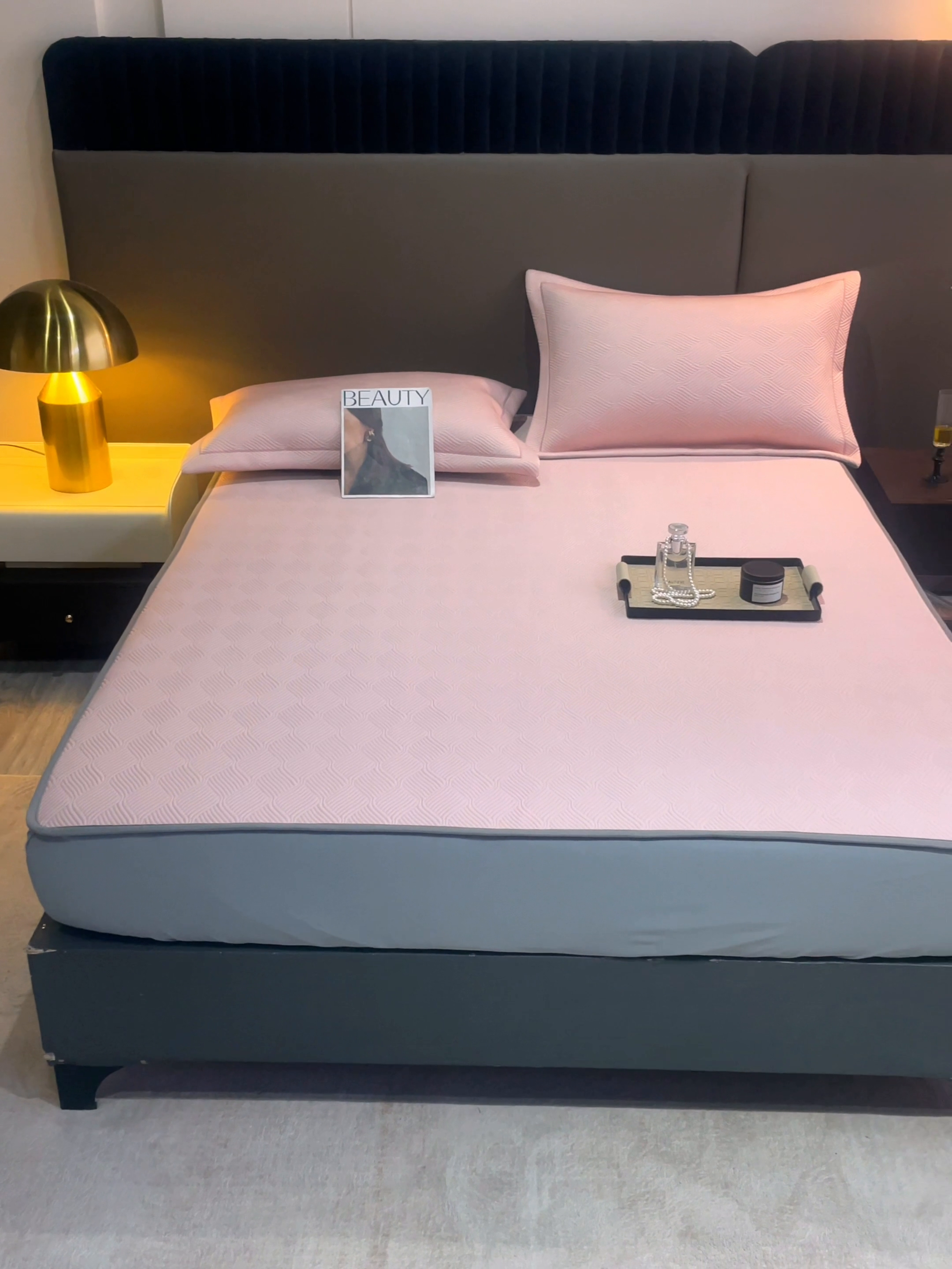 91家纺网 家纺一手货源 找家纺 桂雅居 2025新款高科技冷凝高分子超速凉感软席三件套 樱花粉