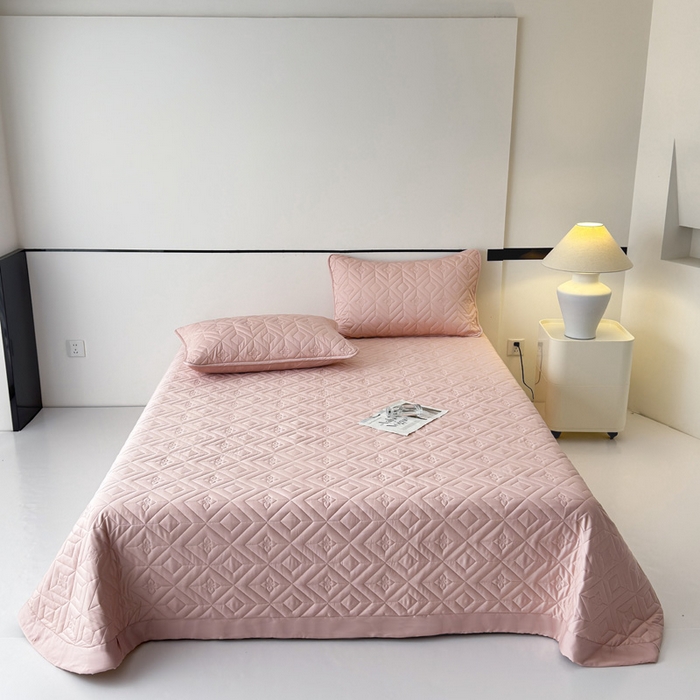 91家纺网 家纺一手货源 找家纺 云雀  2025新款舒适莱赛尔天丝夹棉床盖 菱格床盖-豆沙