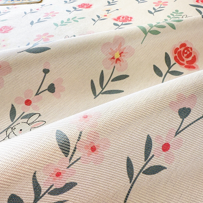 91家纺网 家纺一手货源 找家纺 典曼家纺 2025春夏新款250D冰丝宽边圆网冰丝凉席席子 采花小兔