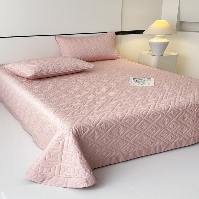 91家纺网 家纺一手货源 找家纺 云雀  2025新款舒适莱赛尔天丝夹棉床盖 菱格床盖-豆沙