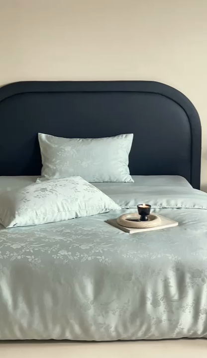 91家纺网 家纺一手货源 找家纺 FORTWO2025新款60支兰精天丝浮雕提花四件套		 满庭芳