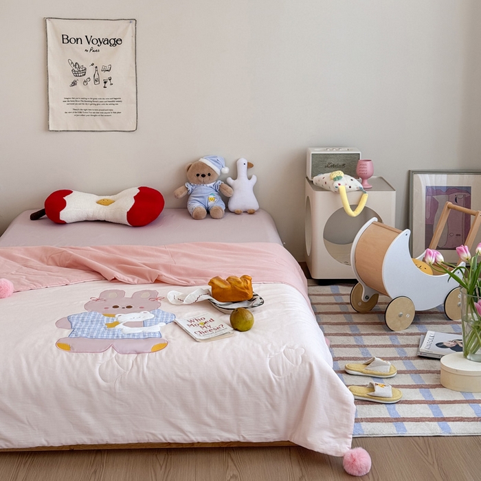 91家纺网 家纺一手货源 找家纺 （总）喜多兔2025新款高精密人字棉贴布绣奶里奶气夏被夏凉被