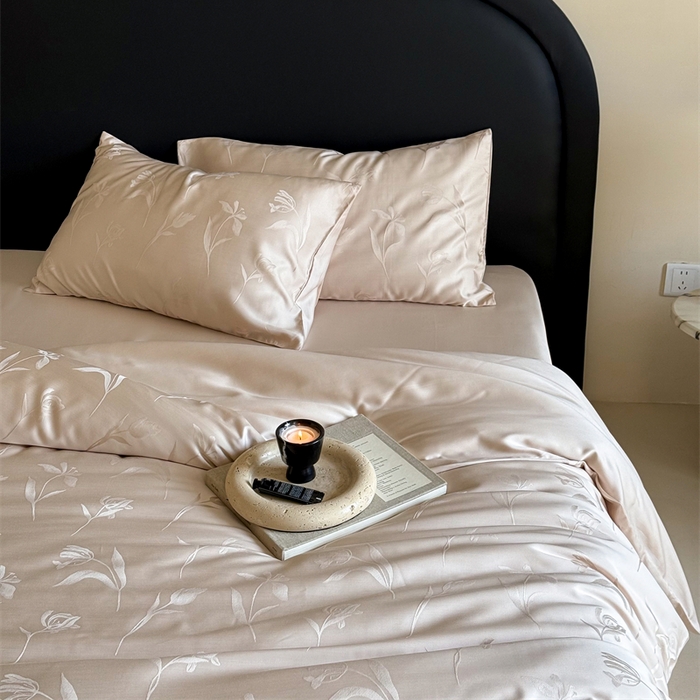 91家纺网 家纺一手货源 找家纺 FORTWO2025新款60支兰精天丝浮雕提花四件套		 花香