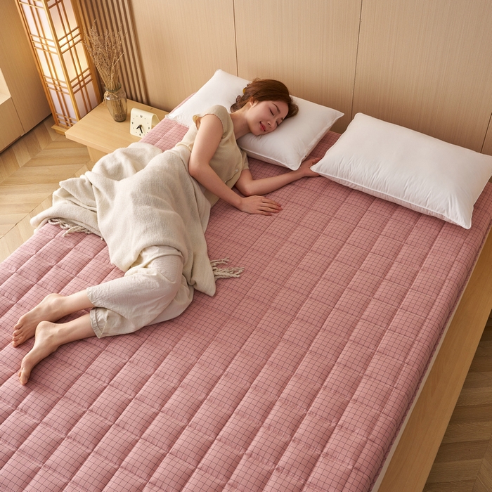 91家纺网 家纺一手货源 找家纺 锦丝钰床垫 2025新款色织水洗棉棉花床垫 小粉格