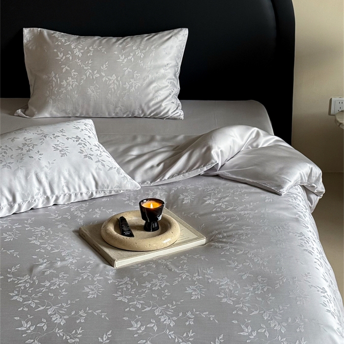 91家纺网 家纺一手货源 找家纺 FORTWO2025新款60支兰精天丝浮雕提花四件套		 慕光