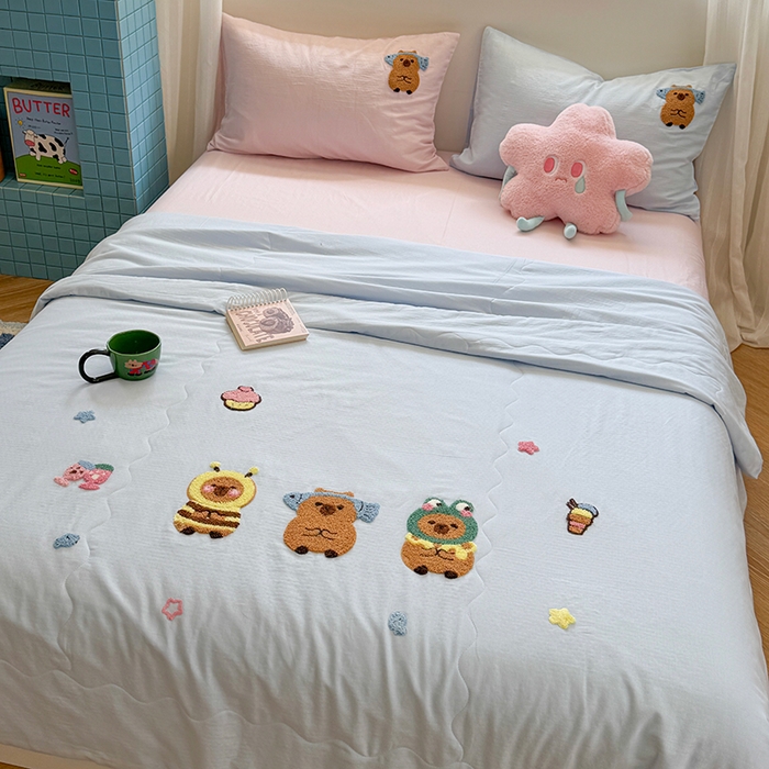 91家纺网 家纺一手货源 找家纺 TT.one 塔塔家居 TT.one 塔塔家居 TT.one 塔塔家居 2025新款全棉双层纱毛巾绣萌宠系列夏被 夏被·呆萌皮皮