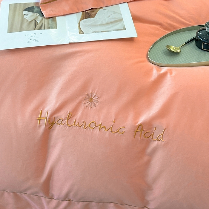 91家纺网 家纺一手货源 找家纺 宇彬家纺 2025直播新款13374全棉纯棉母婴级压线一字绣纯色刺绣四件套全棉纯棉贡缎新疆长绒字母款铂金系列 铂金 玉颜粉