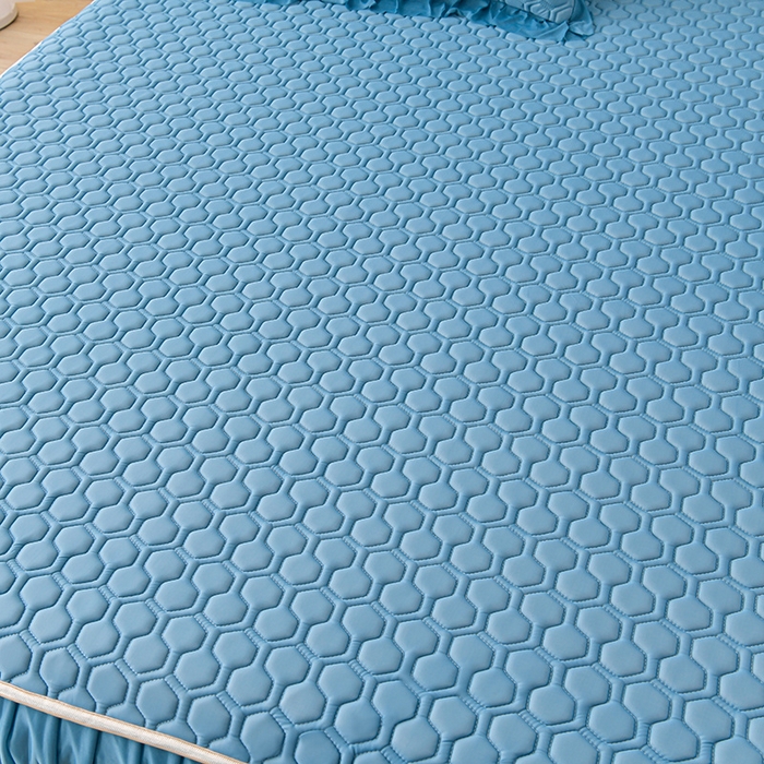 91家纺网 家纺一手货源 找家纺 （总）畅畅家纺 2025新款夏季凉感丝足球花纯色凉席夏被四件套