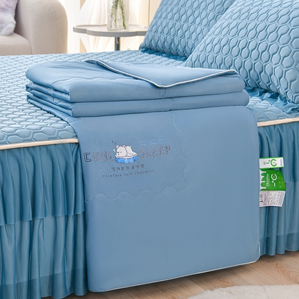 畅畅家纺 2025新款夏季凉感丝足球花纯色凉席夏被四件套 足球花-宾利兰