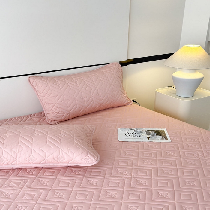 91家纺网 家纺一手货源 找家纺 云雀  2025新款舒适莱赛尔天丝夹棉床盖 菱格床盖-豆沙