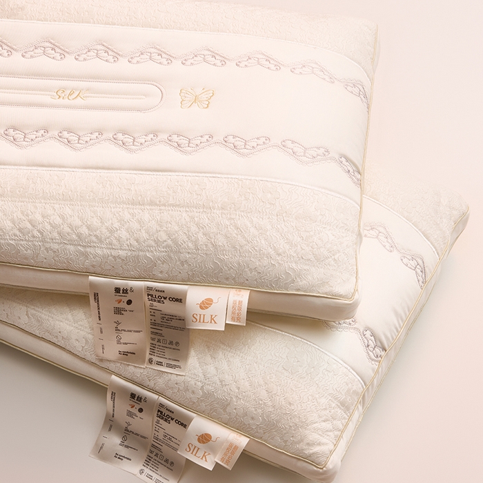 91家纺网 家纺一手货源 找家纺 （总）昕科 2025新款蕾丝复合蚕丝枕-蕾丝花边蚕丝枕芯蝴蝶绣花桑蚕丝枕头