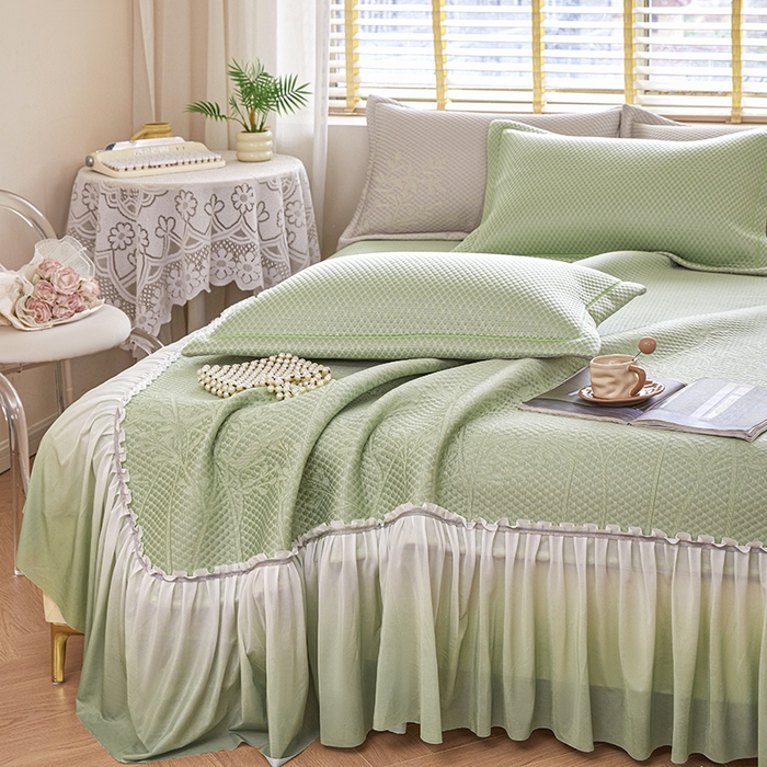 91家纺网 家纺一手货源 找家纺 桂雅居 2025春夏新款高分子凉席三件套床裙款 青草绿