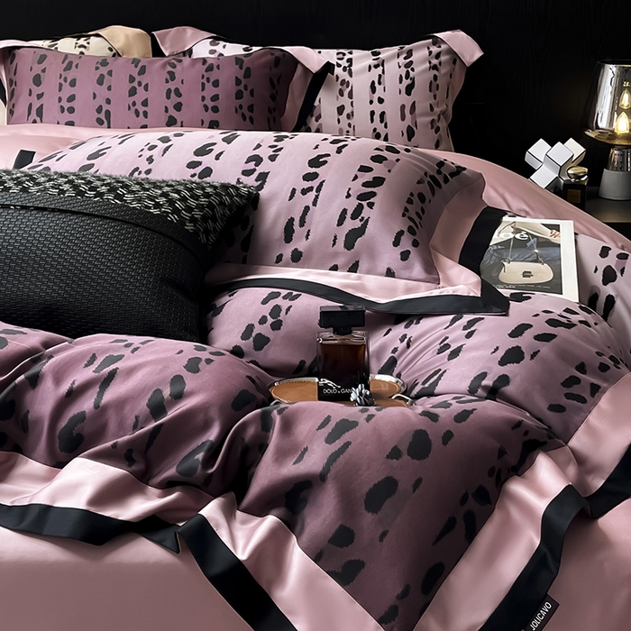 91家纺网 家纺一手货源 找家纺 爱妮菲2025夏季A类天丝棉夹棉床盖床笠四件套全棉纯棉纯色长绒棉真丝保护罩高级感全工艺床上用品 雨棠