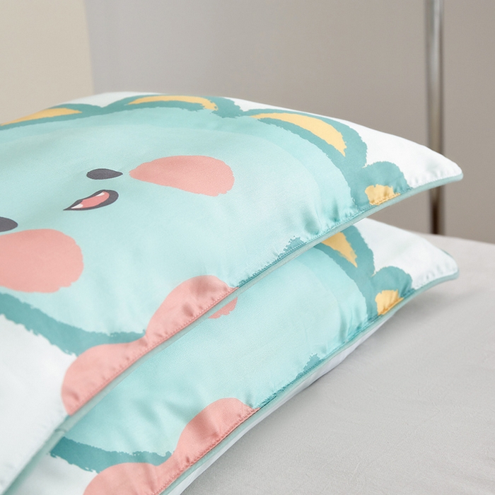 91家纺网 家纺一手货源 找家纺 荷马之梦  2025新款系列——A类60s原创手绘卡通儿童枕套 微笑恐龙