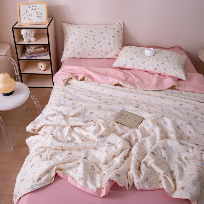 91家纺网 家纺一手货源 找家纺 南北家居 2025新款针织棉双层纱夏被四件套 呆呆熊