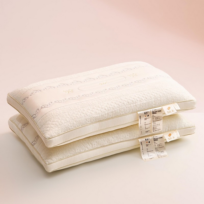 91家纺网 家纺一手货源 找家纺 （总）昕科 2025新款蕾丝复合蚕丝枕-蕾丝花边蚕丝枕芯蝴蝶绣花桑蚕丝枕头