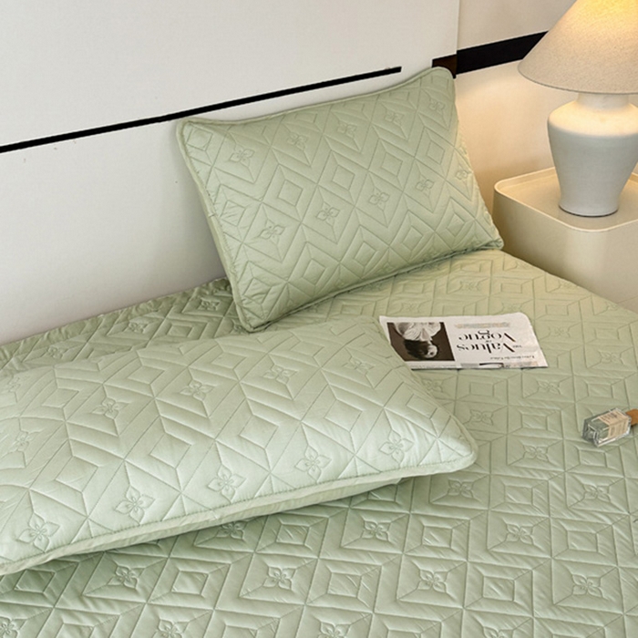 91家纺网 家纺一手货源 找家纺 （总）云雀  2025新款舒适莱赛尔天丝夹棉床盖