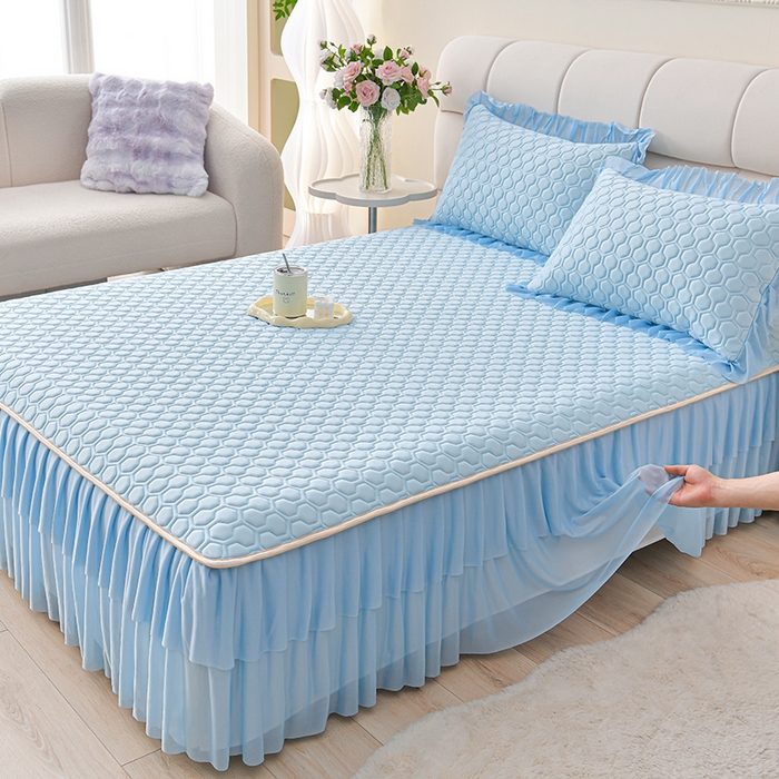 91家纺网 家纺一手货源 找家纺 畅畅家纺 2025新款夏季凉感丝足球花纯色凉席夏被四件套 足球花-天蓝