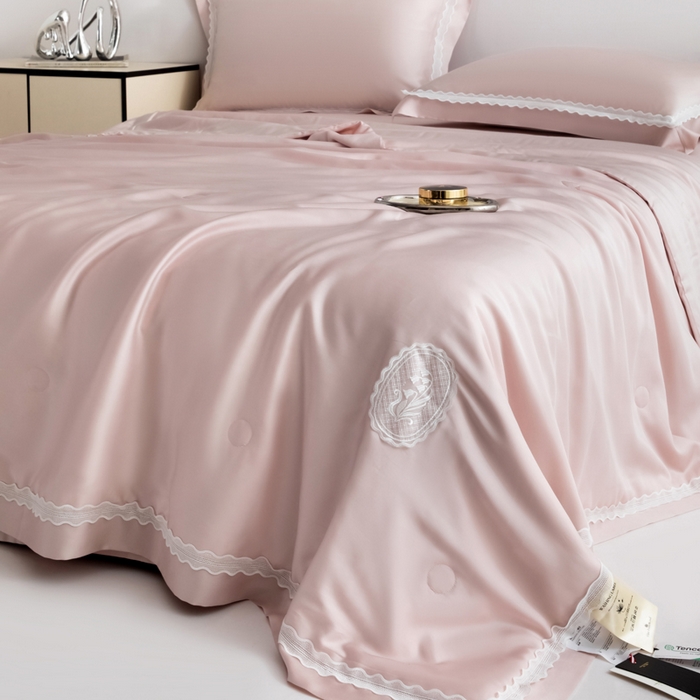 91家纺网 家纺一手货源 找家纺 桂雅居2025新款80支进口莱赛尔双丝夏被-达芙妮 梅子粉