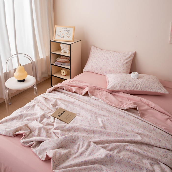 91家纺网 家纺一手货源 找家纺 南北家居 2025新款针织棉双层纱夏被四件套 樱落