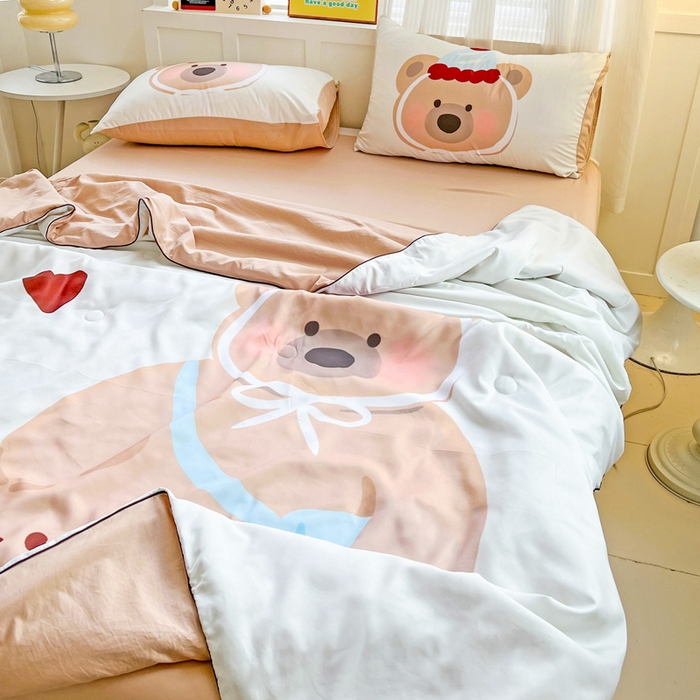 91家纺网 家纺一手货源 找家纺 海岛哥哥 2025新款水洗棉大版卡通夏被 生日熊