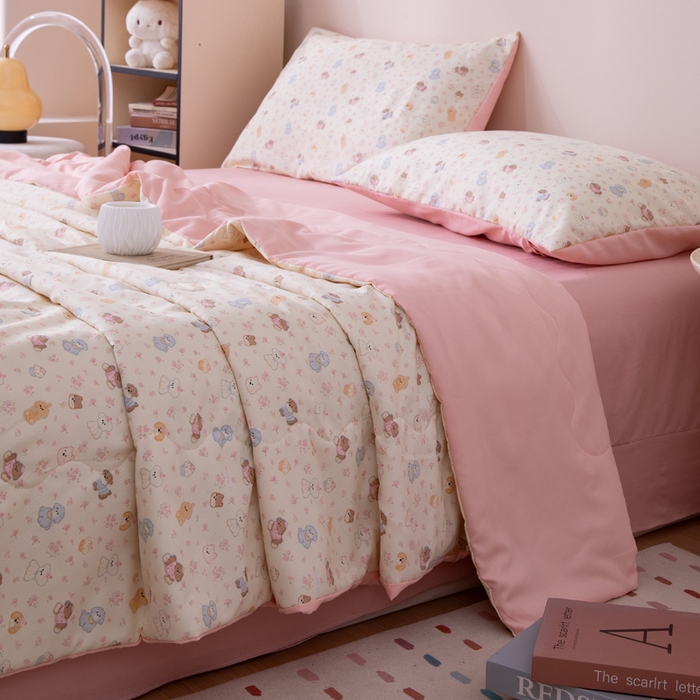 91家纺网 家纺一手货源 找家纺 南北家居 2025新款针织棉双层纱夏被四件套 呆呆熊