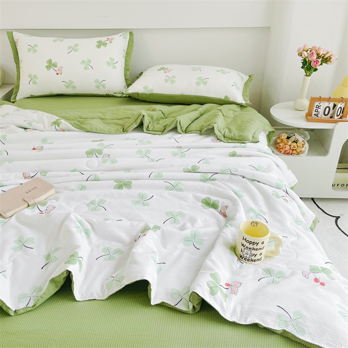 91家纺网 家纺一手货源 找家纺 南北家居 2025新款亲肤泡泡棉提花夏被 三叶草