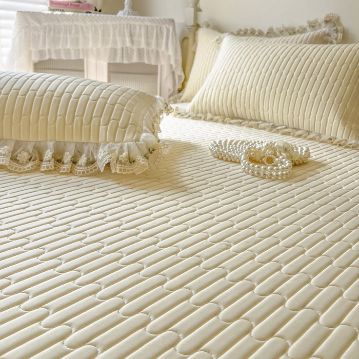 91家纺网 家纺一手货源 找家纺 恋尚 2025新款乳胶凉感床笠裙-甜朵【控价170起】 甜朵-奶黄