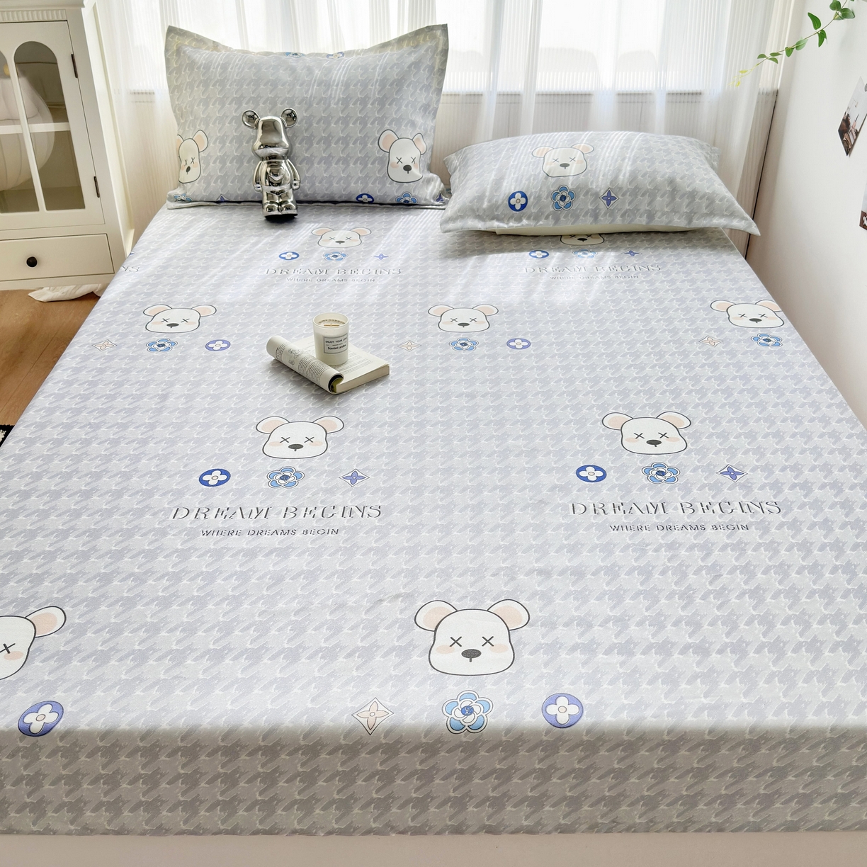 91家纺网 家纺一手货源 找家纺 乐居家纺 2025新款亲肤舒适活性印染水洗冰丝床笠 千鸟格熊