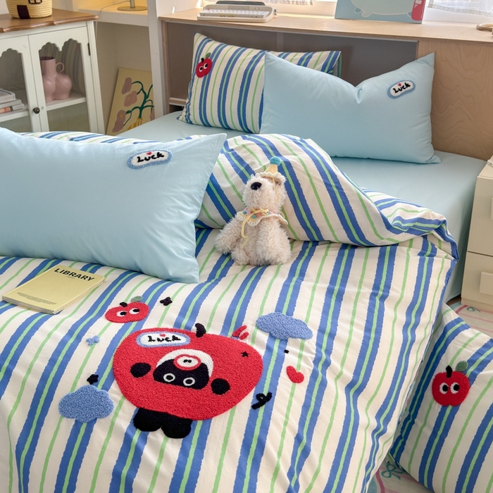 91家纺网 家纺一手货源 找家纺 如意朵2025新款全棉毛巾绣四件套 躲猫猫