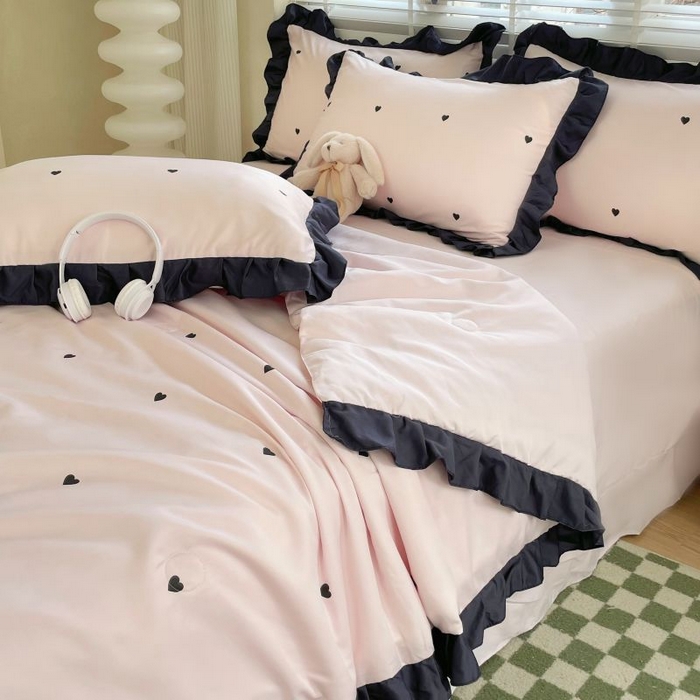 91家纺网 家纺一手货源 找家纺 绣女坊  2025新款水洗天丝夏被四件套 粉色爱心