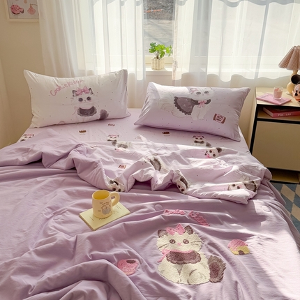 91家纺网 家纺一手货源 找家纺 （总）贝扬思  2025新款Lolita毛巾绣夏被套件	