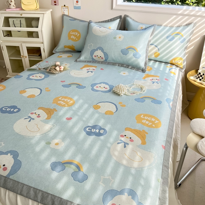 91家纺网 家纺一手货源 找家纺 典曼家纺 2025春夏新款250D冰丝宽边圆网冰丝凉席席子 可爱鸭