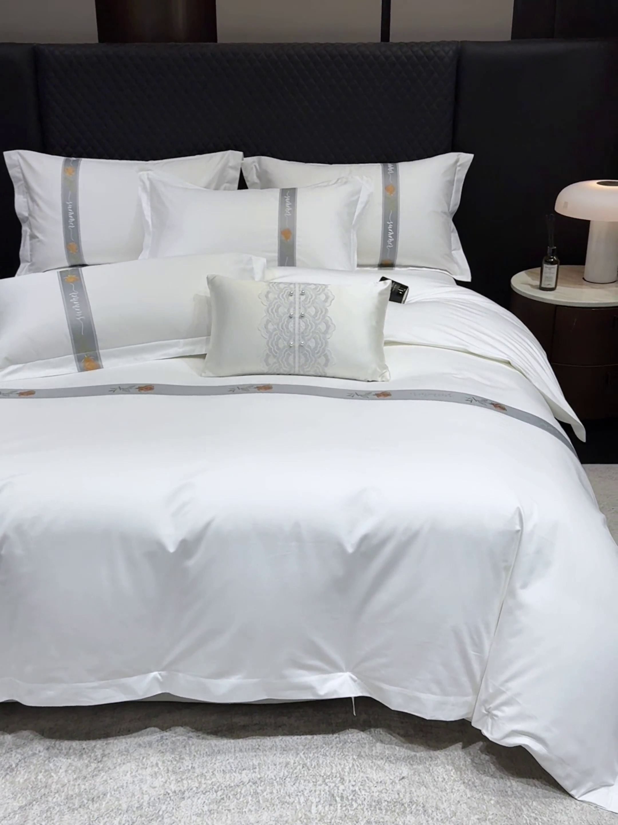 91家纺网 家纺一手货源 找家纺 优必恩 2025新款高支高密民宿酒店织带款四件套套件 浅青