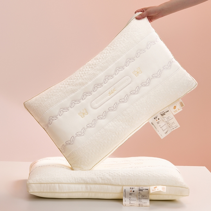 91家纺网 家纺一手货源 找家纺 （总）昕科 2025新款蕾丝复合蚕丝枕-蕾丝花边蚕丝枕芯蝴蝶绣花桑蚕丝枕头