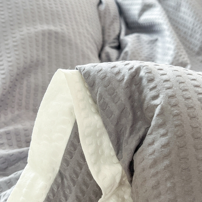 91家纺网 家纺一手货源 找家纺 百花王2025新款泡泡棉纯色简约升级款大豆被子被芯 原棉大豆被泡泡升级款 -灰色