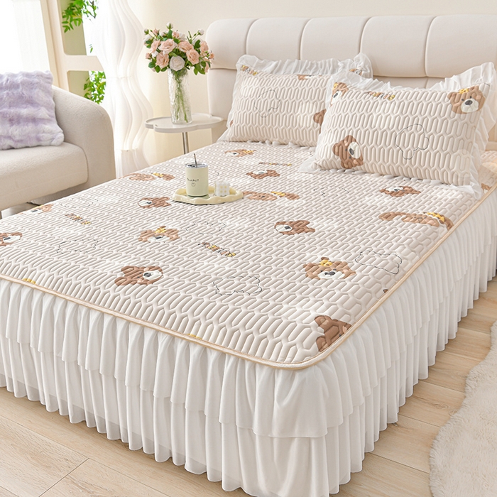 91家纺网 家纺一手货源 找家纺 畅畅家纺 2025新款夏季凉感丝印花足球花凉席夏被夏凉被空调被四件套 足球花-可爱小熊