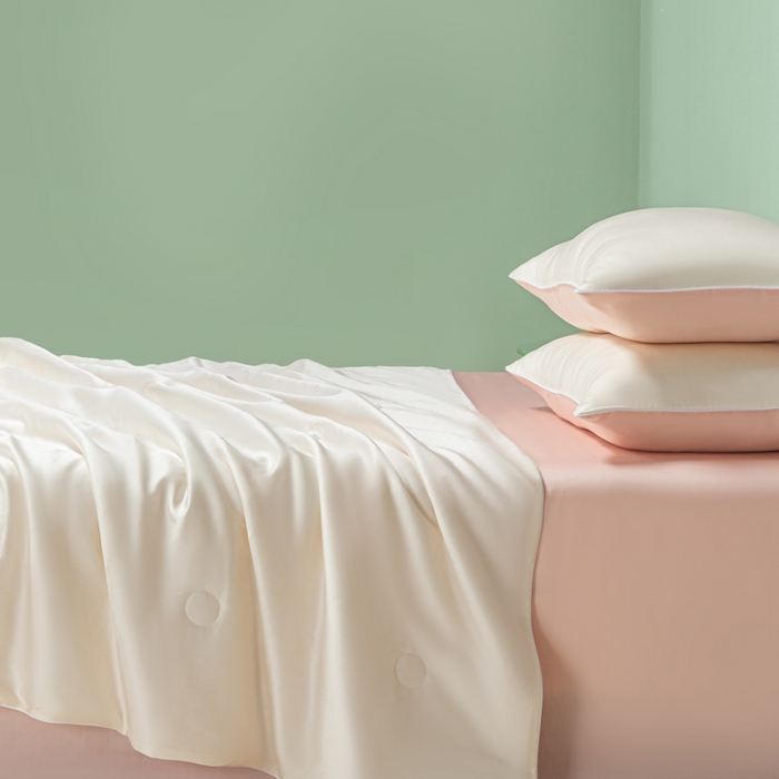 91家纺网 家纺一手货源 找家纺 爱彼家纺 2025夏季新款麻绳款冰丝夏被夏凉被空调被四件套-风格二 麻绳款夏被-奶昔白+粉