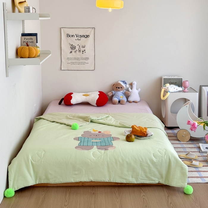 91家纺网 家纺一手货源 找家纺 喜多兔2025新款高精密人字棉贴布绣奶里奶气夏被夏凉被 绿色奶气小猫