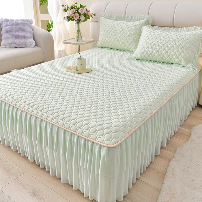 91家纺网 家纺一手货源 找家纺 畅畅家纺 2025新款夏季凉感丝足球花纯色凉席夏被四件套 足球花-清新绿