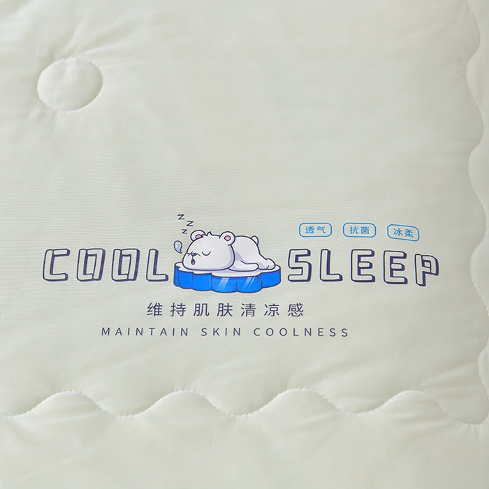 91家纺网 家纺一手货源 找家纺 畅畅家纺 2025新款夏季凉感丝足球花纯色凉席夏被四件套 足球花-清新绿