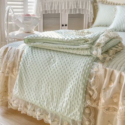 91家纺网 家纺一手货源 找家纺 恋尚 2025新款乳胶凉感床笠裙豆豆夏被夏凉被空调被四件套-甜朵【控价270起】 甜朵-水绿