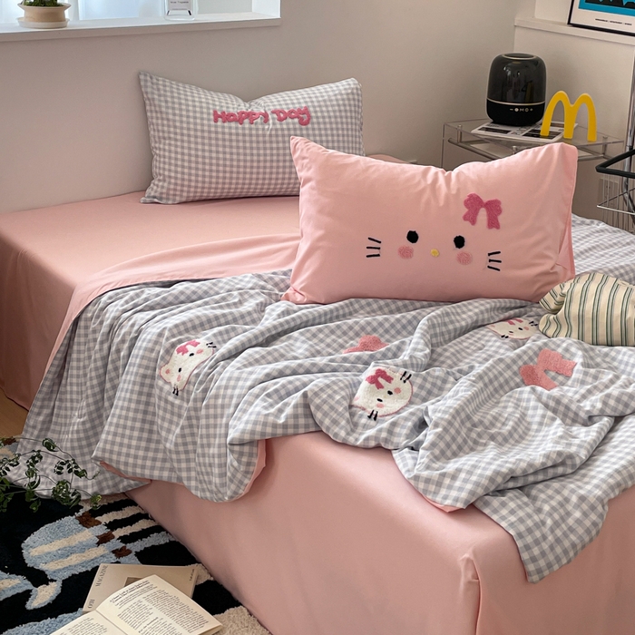 91家纺网 家纺一手货源 找家纺 红嘴企鹅2025新款毛巾绣空调被四件套 夏被-蓝格小猫