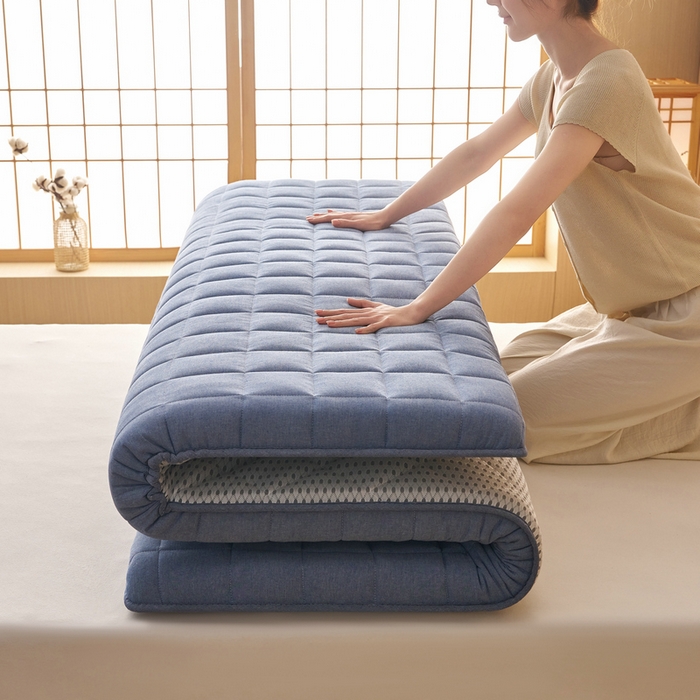 91家纺网 家纺一手货源 找家纺 锦丝钰床垫 2025新款色织水洗棉棉花床垫 牛仔蓝