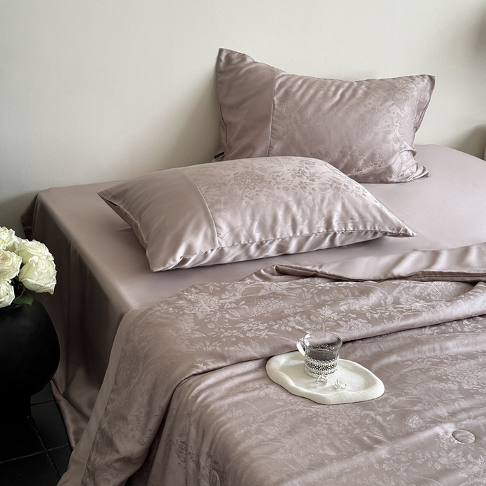 91家纺网 家纺一手货源 找家纺 鹿班家居 2025年夏季60S莱赛尔提花夏被系列-原野【标准会员-20元】 原野-豆沙