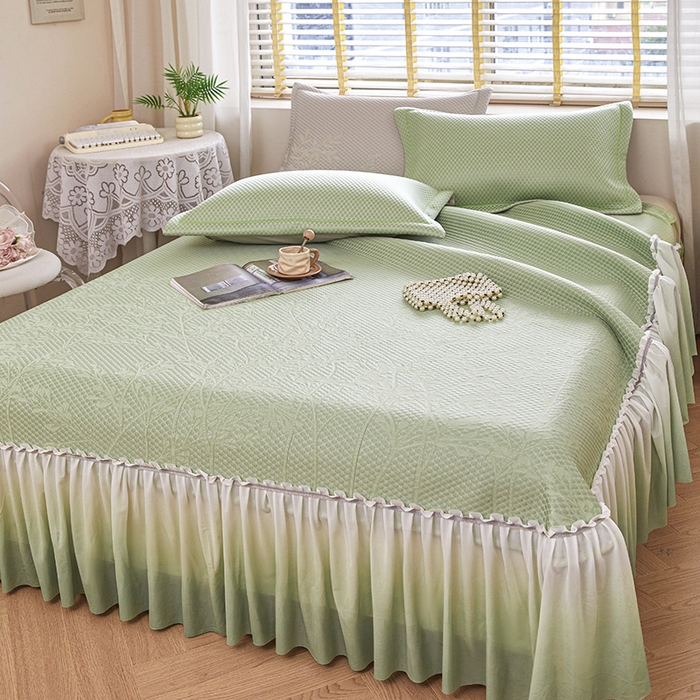 91家纺网 家纺一手货源 找家纺 桂雅居 2025春夏新款高分子凉席三件套床裙款 青草绿